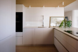Detalles cocina en Bahía01. Proyecto de Juan Parra Arquitectura