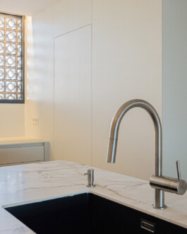 Detalle griferÃa cocina de Levante12. Proyecto de Juan Parra Arquitectura