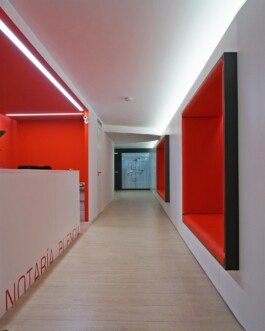 Entrada Notaría Buendía Alicante. Proyecto de Juan Parra Arquitectura