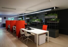 Puestos de trabajo Notaría Buendía Alicante. Proyecto de Juan Parra Arquitectura