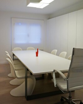 Sala de reuniones Notaría Buendía Alicante. Proyecto de Juan Parra Arquitectura